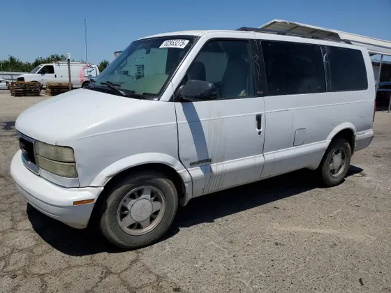 1999 GMC Safari Passenger XT