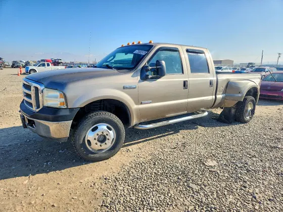 2005 Ford Super Duty F-350 DRW XL