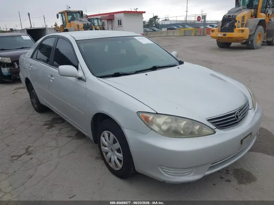 2005 Toyota Camry LE