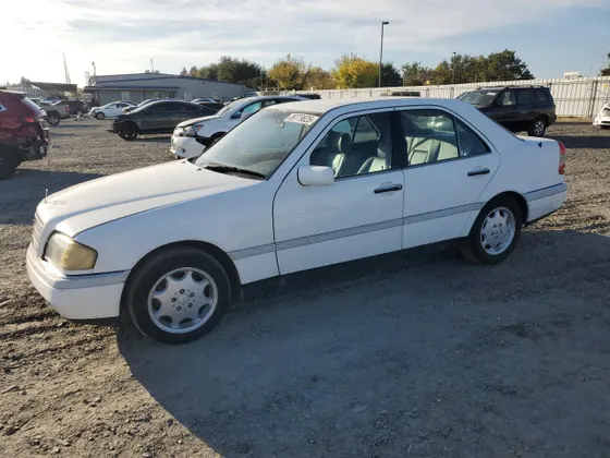 1994 Mercedes-Benz 200 Series 220