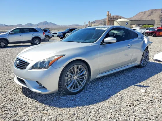 2015 INFINITI Q60 Coupe Journey