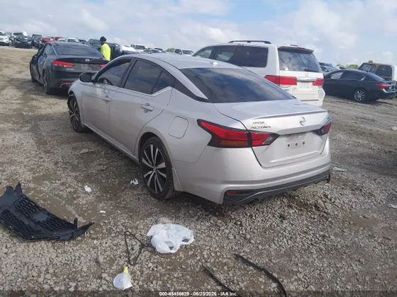 2020 Nissan Altima 2.5 SR
