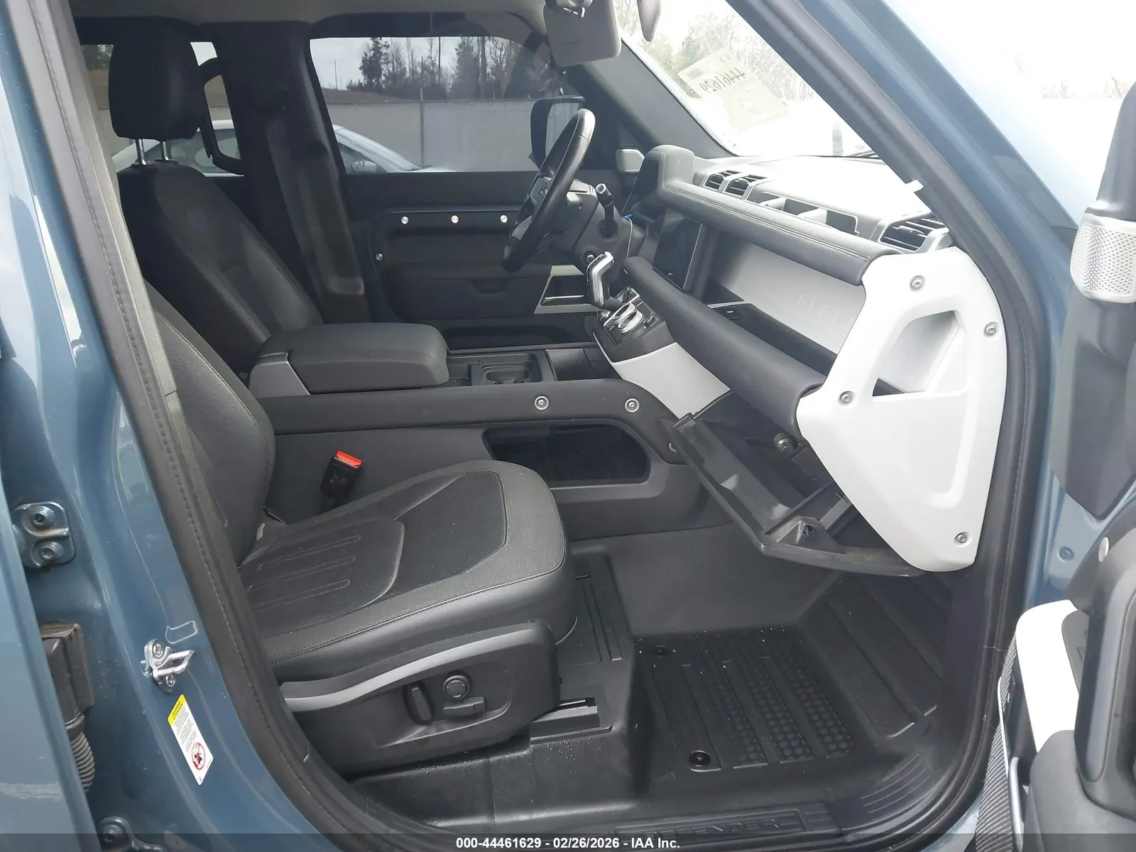 2020 Land Rover Defender SE