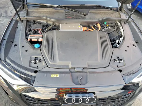 2024 Audi Q8 e-tron Sportback S line Premium Plus