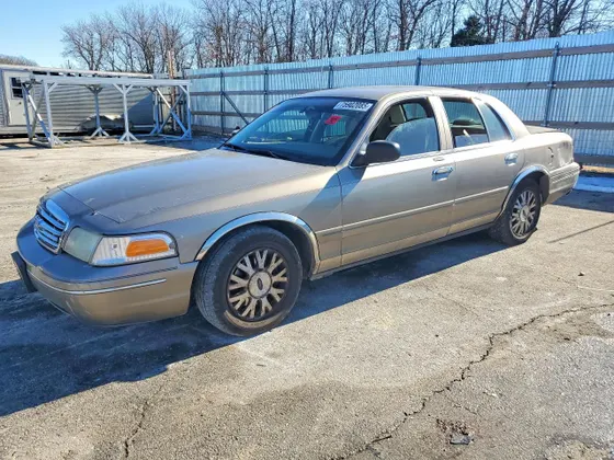 2005 Ford Crown Victoria LX