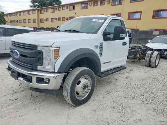 2019 Ford Super Duty F-550 DRW XL