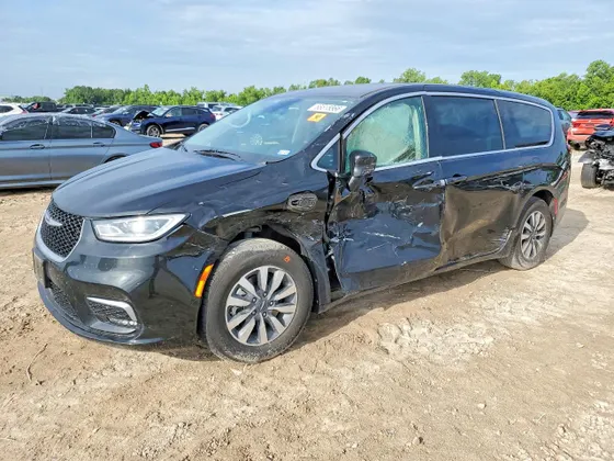 2022 Chrysler Pacifica Hybrid Touring L