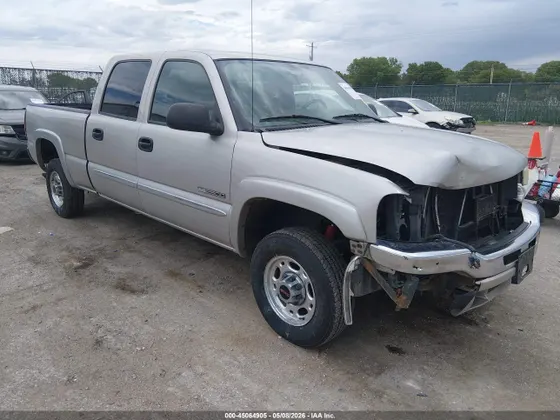 2004 GMC Sierra 2500 Crew Cab SLT