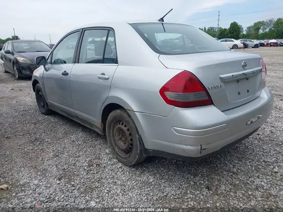 2008 Nissan Versa 1.8 S