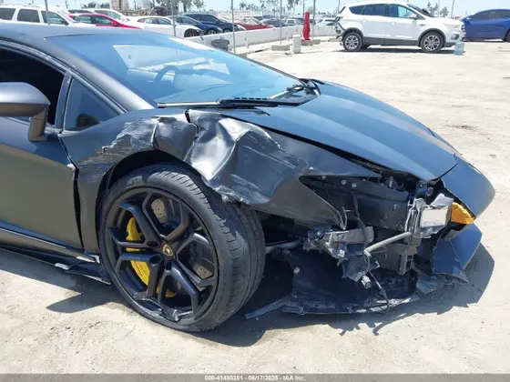 2012 Lamborghini Aventador LP700-4