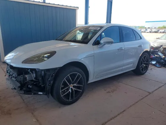 2025 Porsche Macan