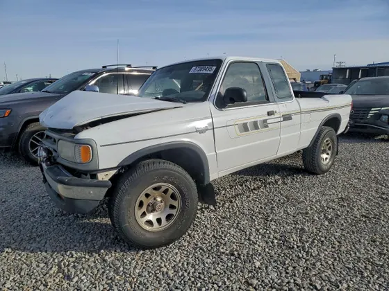 1996 Mazda B-Series 4WD Truck LE