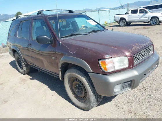 1999 Nissan Pathfinder XE