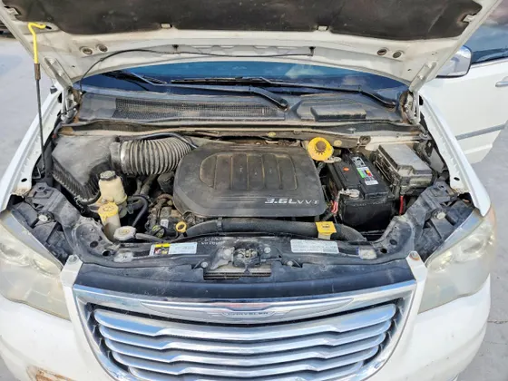 2013 Chrysler Town & Country Limited