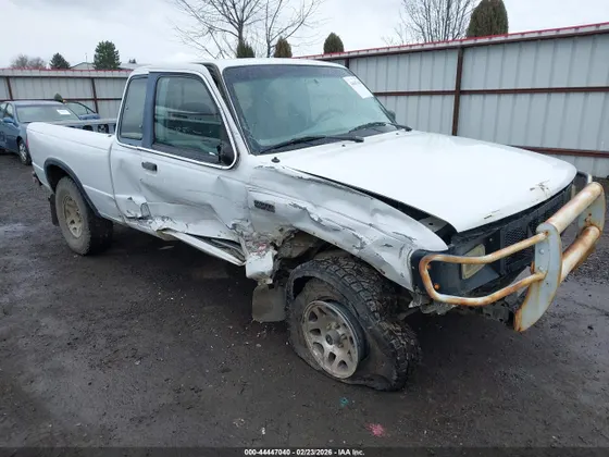 1997 Mazda B-Series 4WD Truck SE