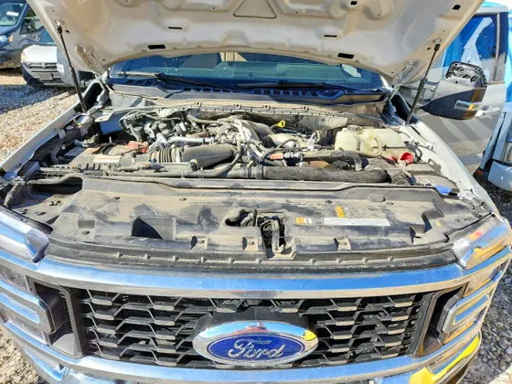 2025 Ford Super Duty F-450 DRW LARIAT