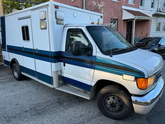 2003 Ford ECONOLINE CARGO E450 SUPER DUTY CUTAWAY VAN