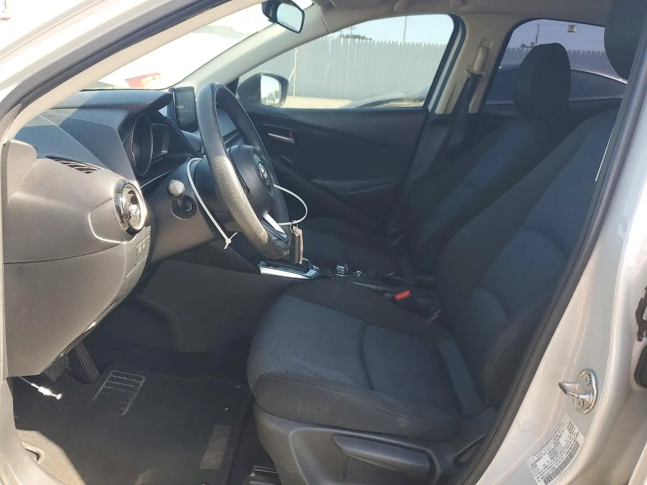 2020 Toyota Yaris Hatchback LE