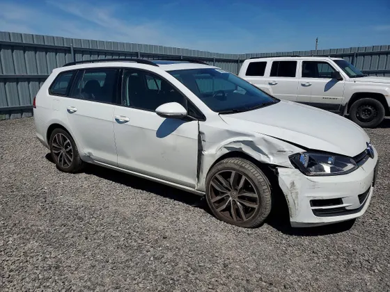 2017 Volkswagen Golf SportWagen S