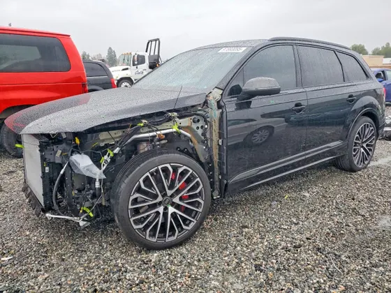 2025 Audi SQ7 Prestige