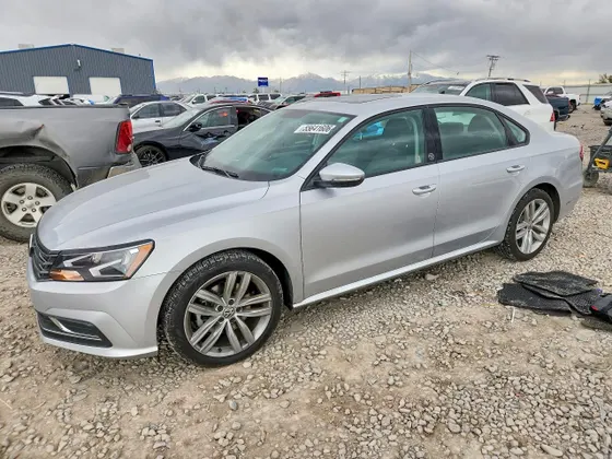 2019 Volkswagen Passat 2.0T Wolfsburg Edition