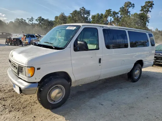 2001 Ford Econoline Wagon XL
