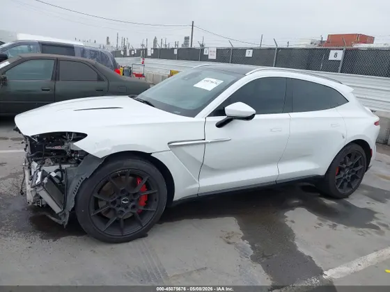 2021 Aston Martin DBX