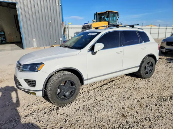 2015 Volkswagen Touareg Sport w/Technology
