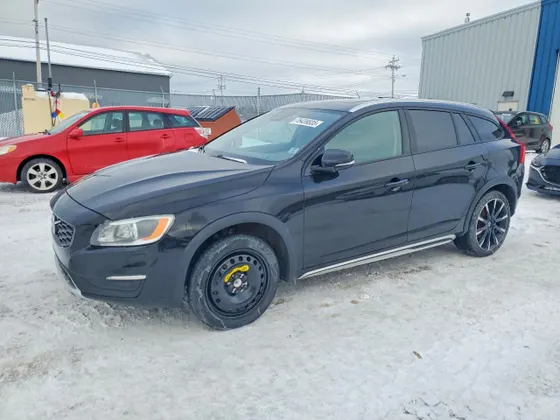 2018 Volvo V60 Cross Country PREMIER