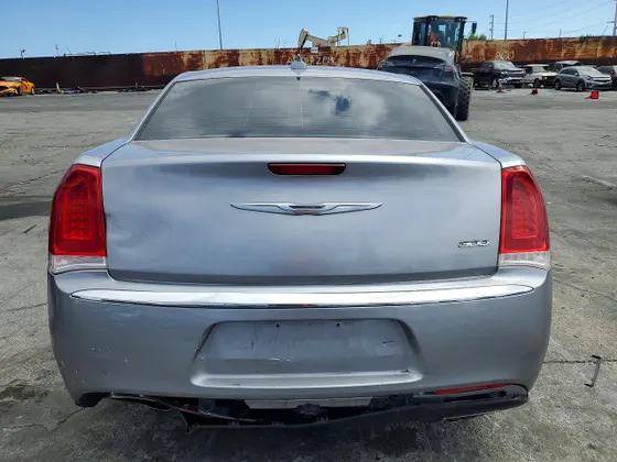 2015 Chrysler 300 Limited