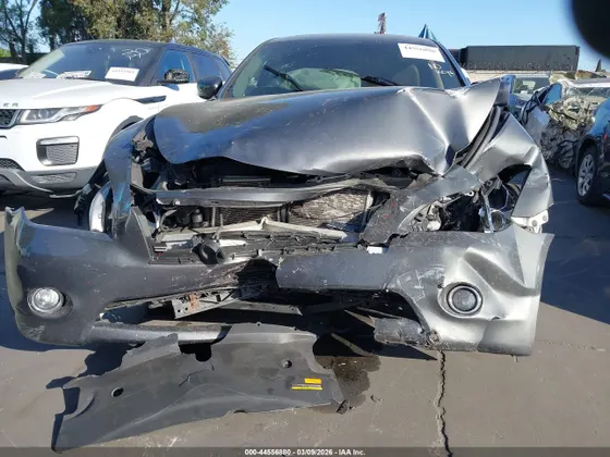 2011 INFINITI M56