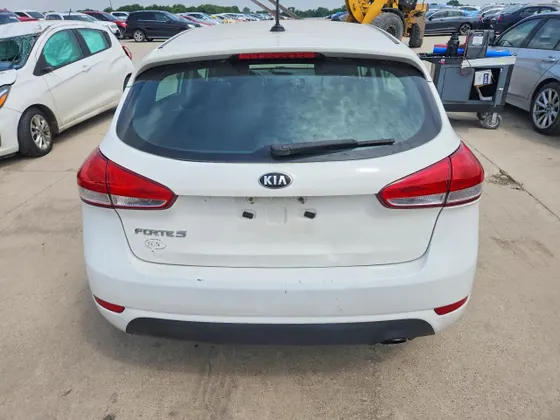 2017 Kia Forte5 LX