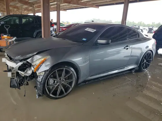 2014 INFINITI Q60 Coupe Journey