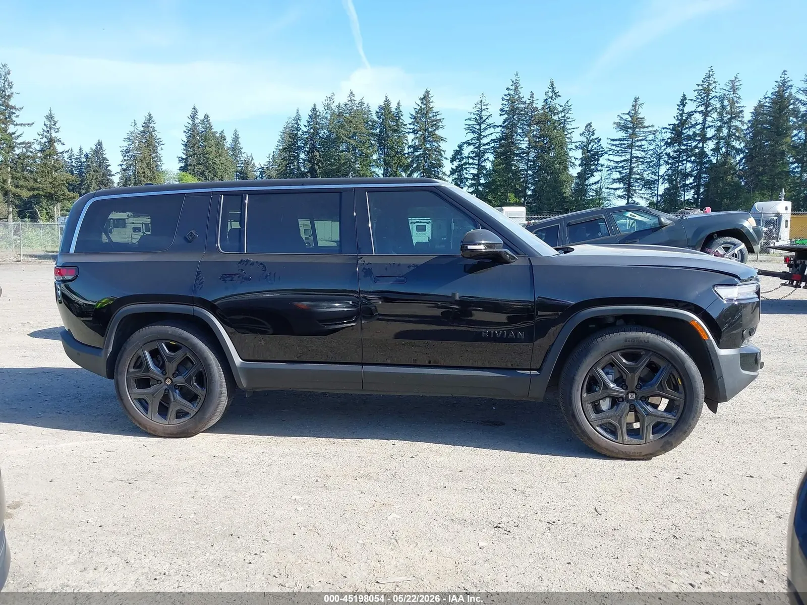 2025 Rivian R1S Adventure