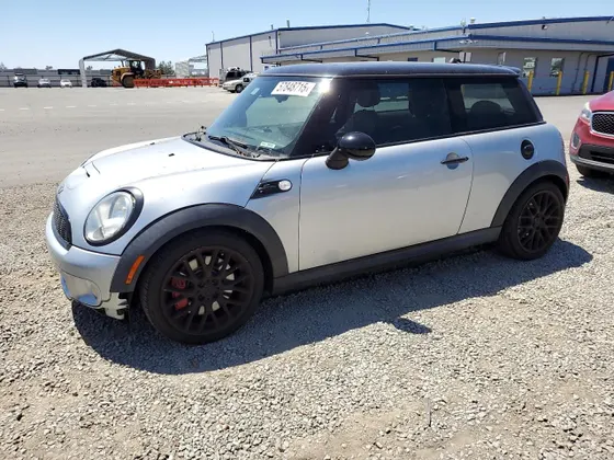 2009 MINI HARDTOP JCW