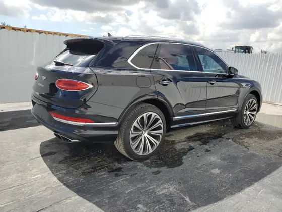 2023 Bentley Bentayga V8