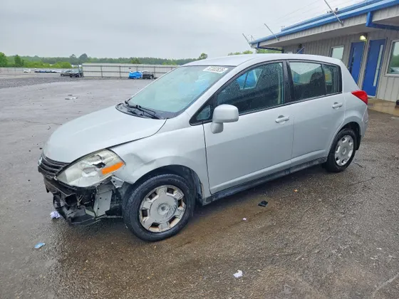 2011 Nissan Versa 1.8 S