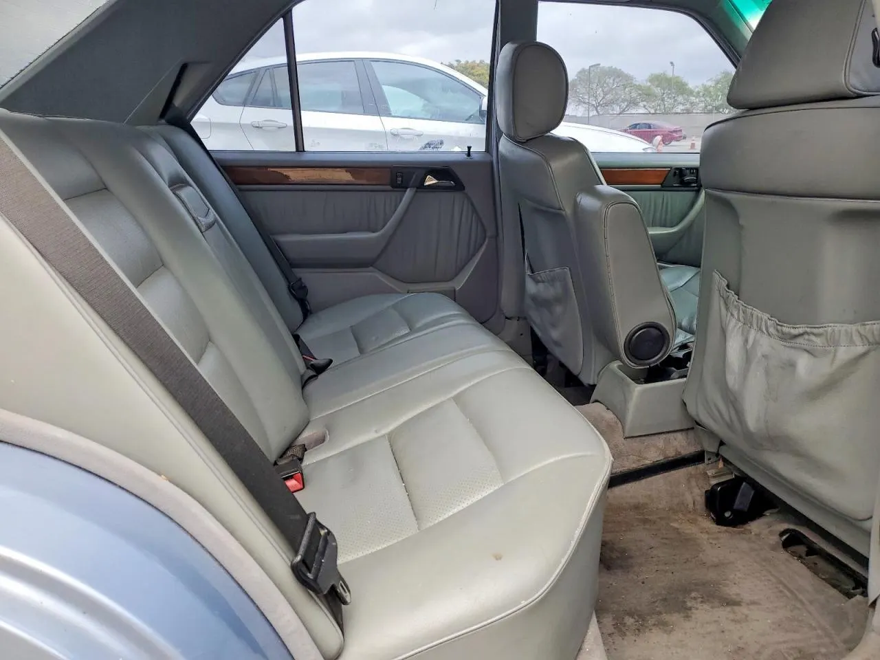 1992 Mercedes-Benz 300 Series 300E