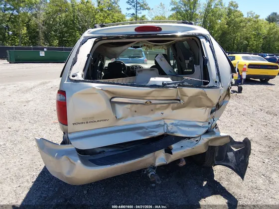 2006 Chrysler Town & Country SWB