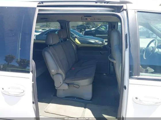 1999 Plymouth Voyager SE