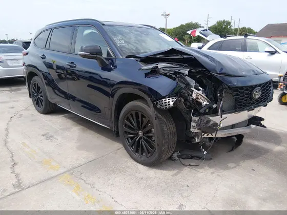 2024 Toyota Highlander LE