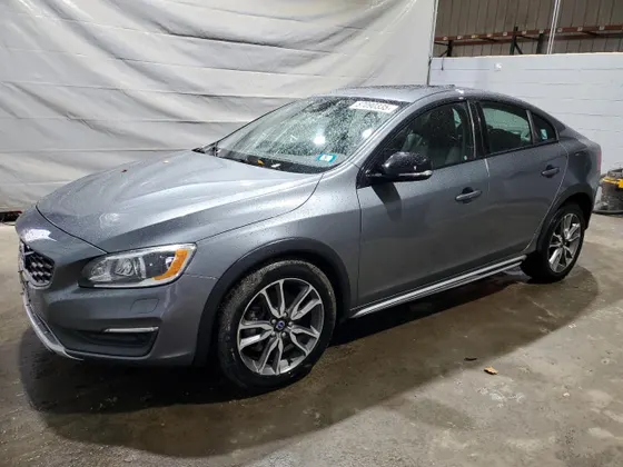 2016 Volvo S60 Cross Country T5 Platinum