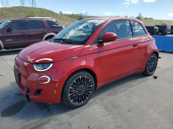 2024 FIAT 500e INSPI(RED)