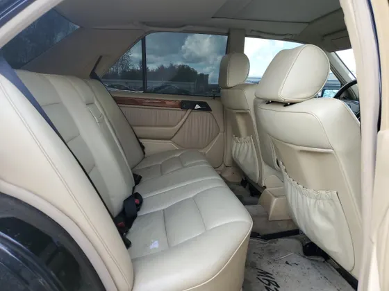 1992 Mercedes-Benz 300 Series 300E