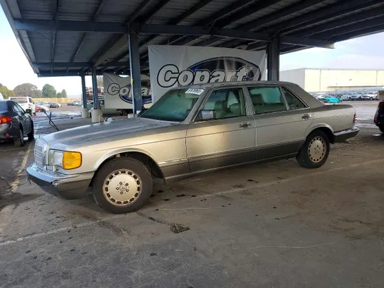 1990 Mercedes-Benz 420 Series 420SEL