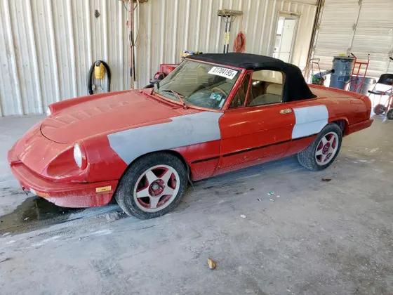 1990 Alfa Romeo Spider GRADUATE