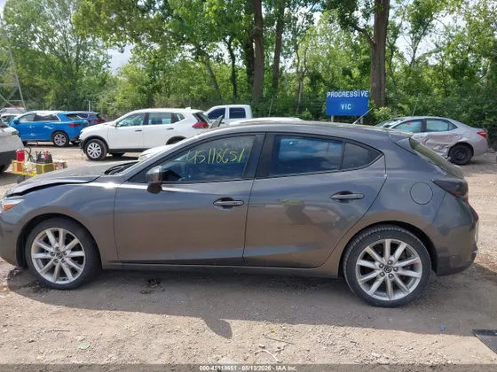 2017 Mazda Mazda3 5-Door Touring 2.5
