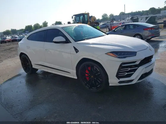 2022 Lamborghini Urus GRAPHITE CAPSULE/PEARL CAPSULE