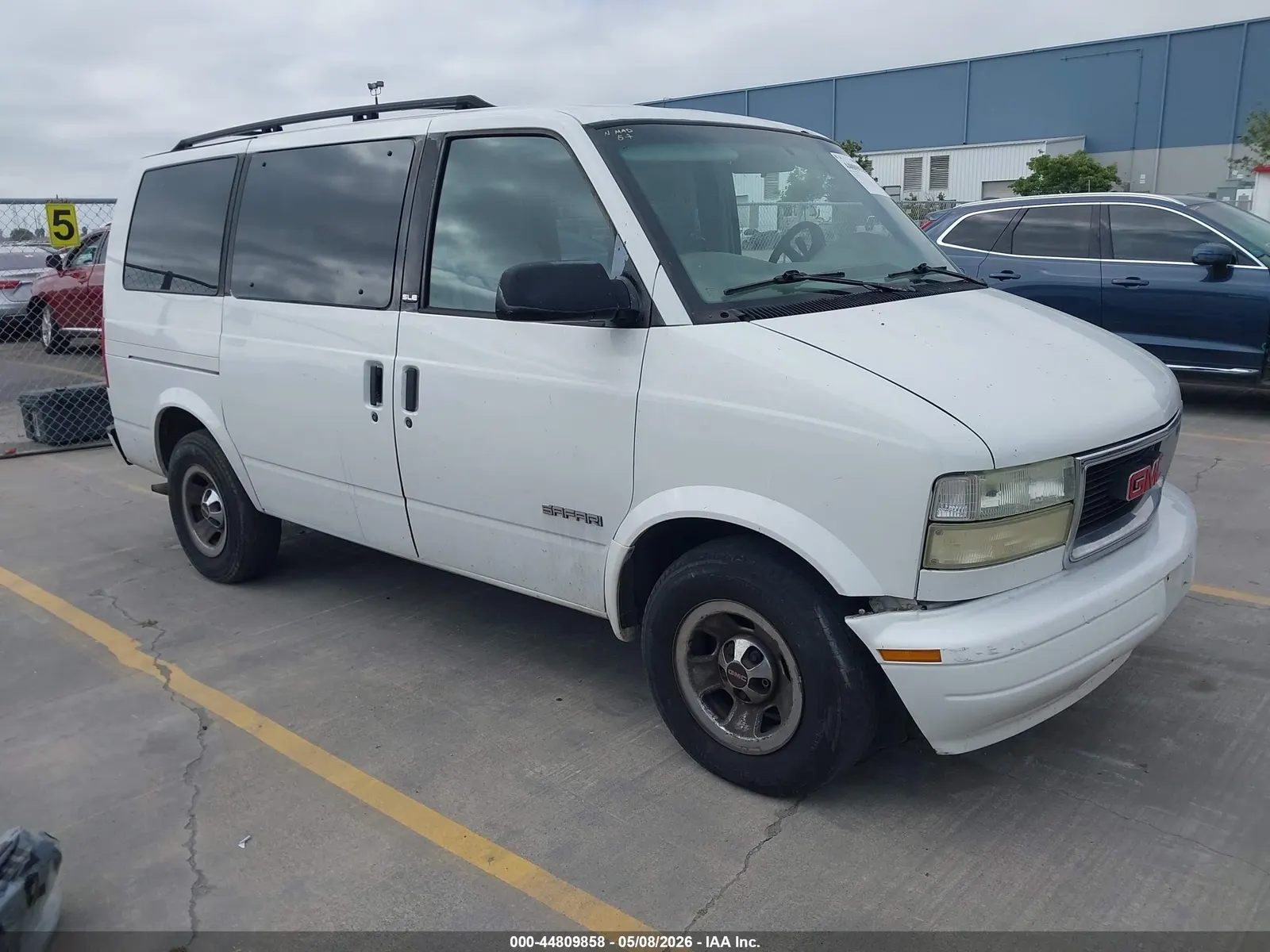 2001 GMC Safari Passenger SLE