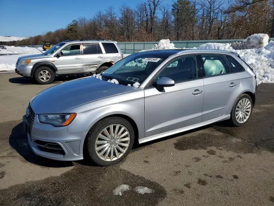 2016 Audi A3 e-tron Premium